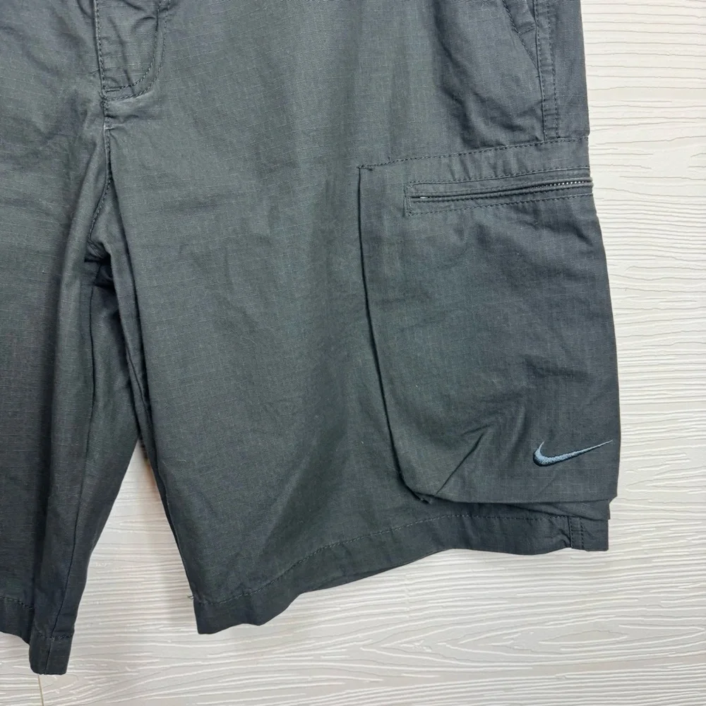 Nike Men's Dark Cargo Shorts Rip Stop Fabric Gray 36